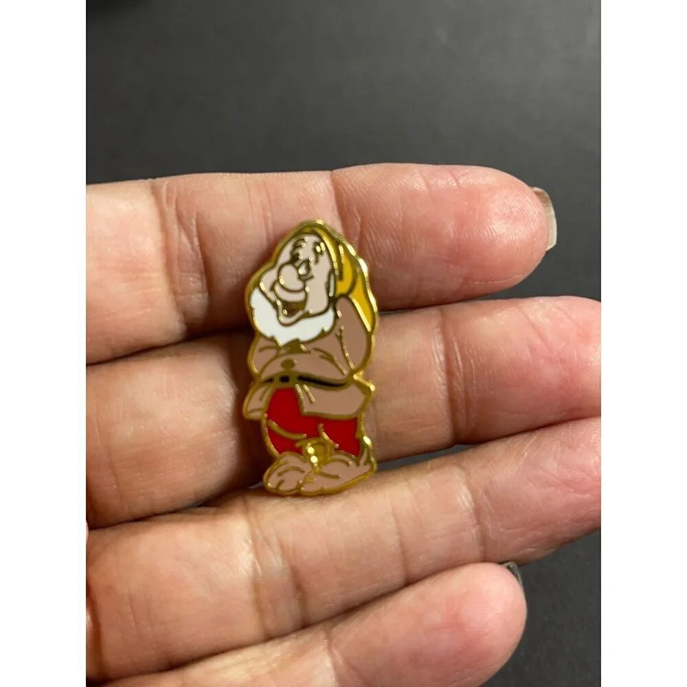 Disney Bashful Dwarf Trading Pin Snow White Seven Lapel Pin Badge Brooch Gift